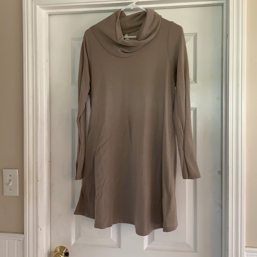 Long sleeve tan dress
